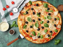 Домашна пица с три вида сирене - пармезан, сирене Бри и моцарела - снимка на рецептата